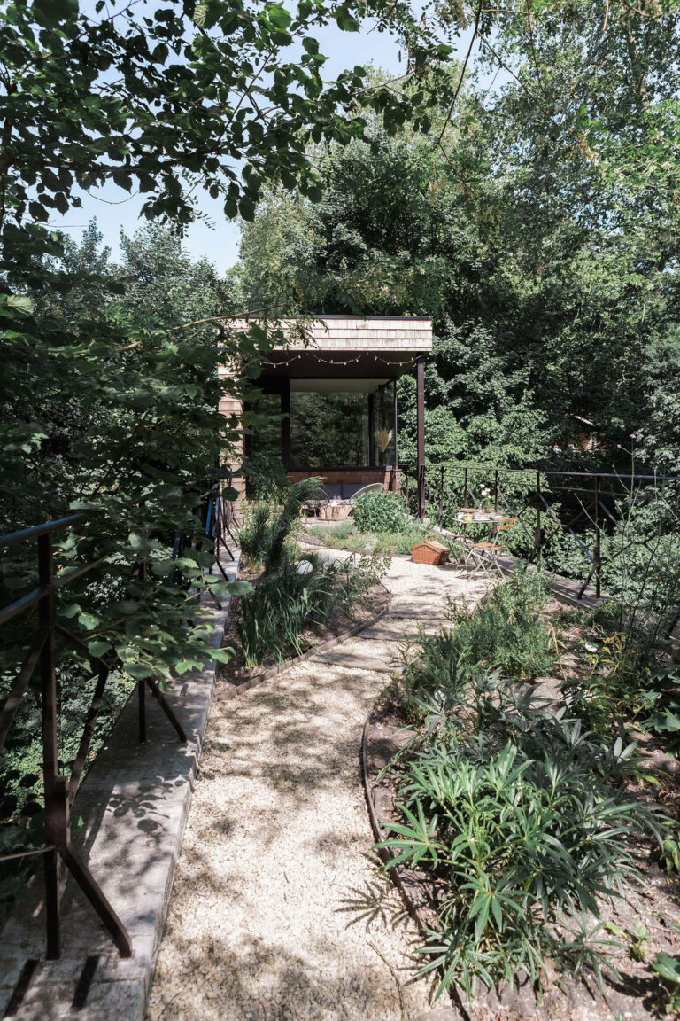 The-Secret-Bridge_113